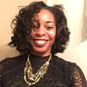 Meet your Posher, Remona